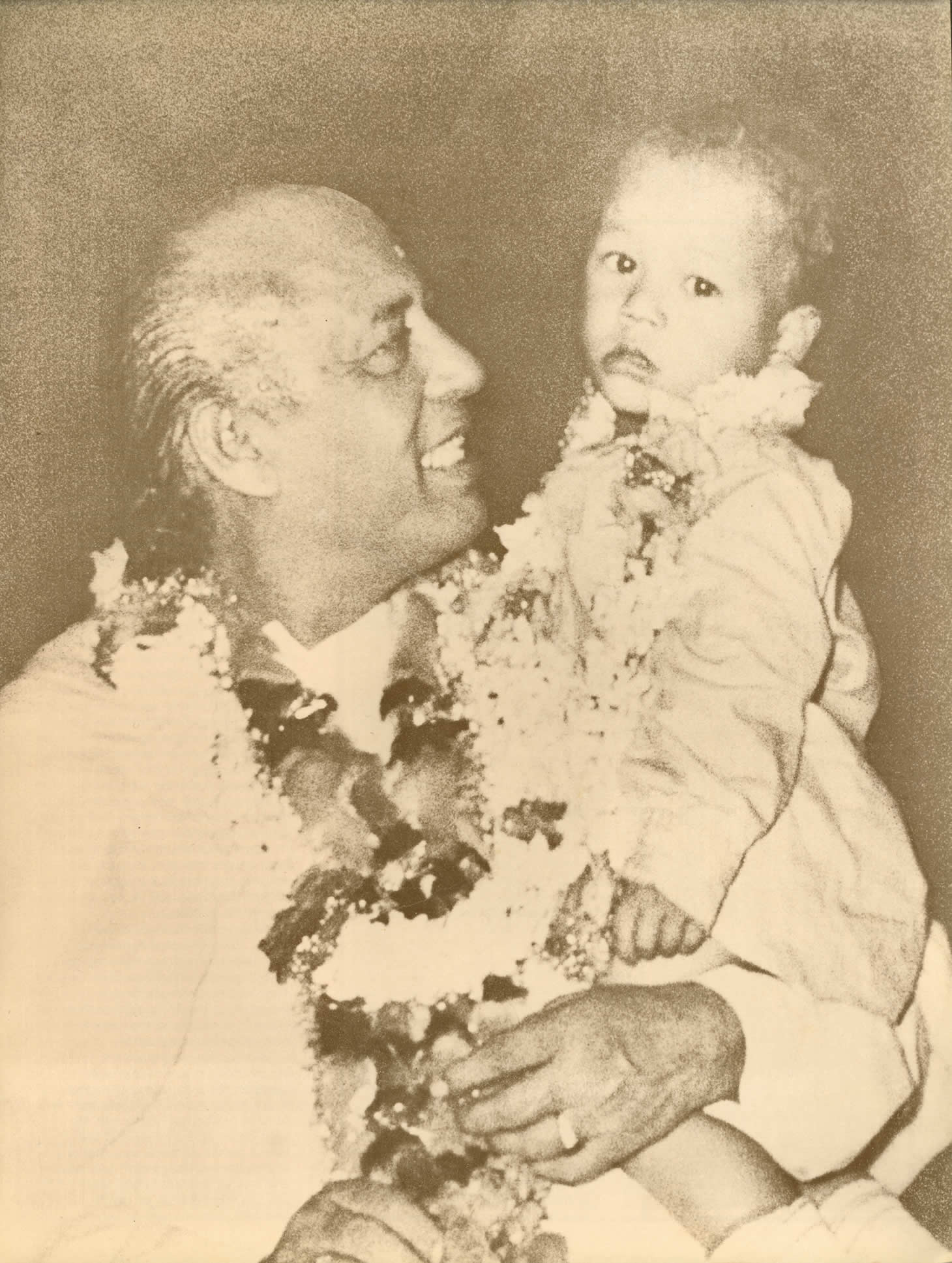 page11_sepia_tone_photo_shri_hans_maharaji_boy.jpg 267.0K
