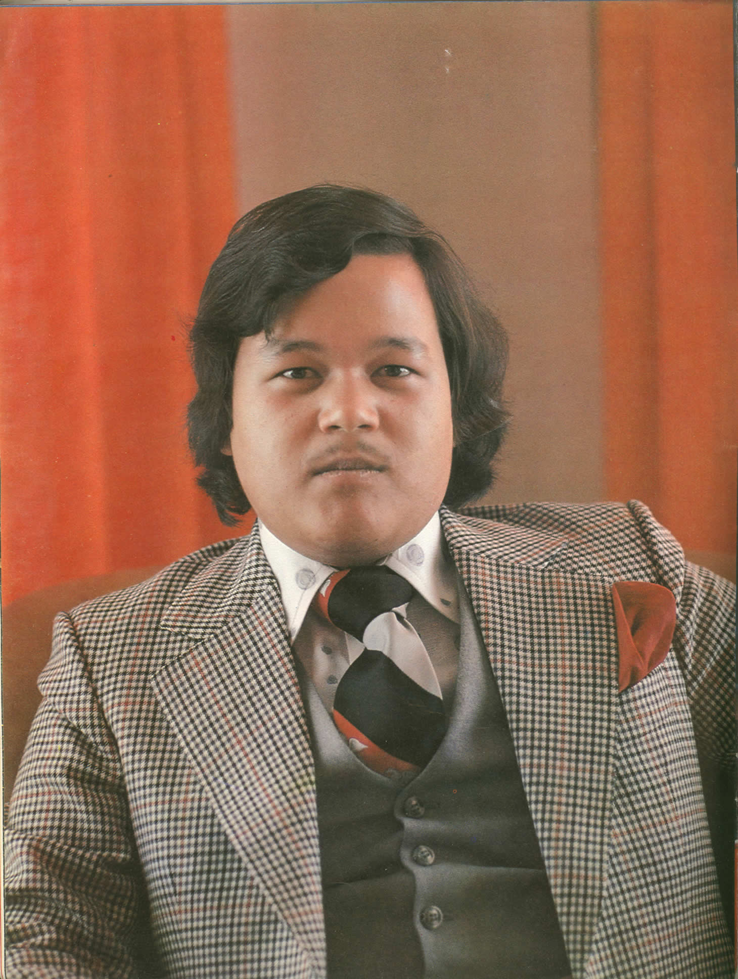 page18_maharaji_intense_angry_photo.jpg 297.0K