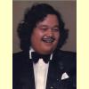 maharaji_in_tuxedo.jpg 43.5K
